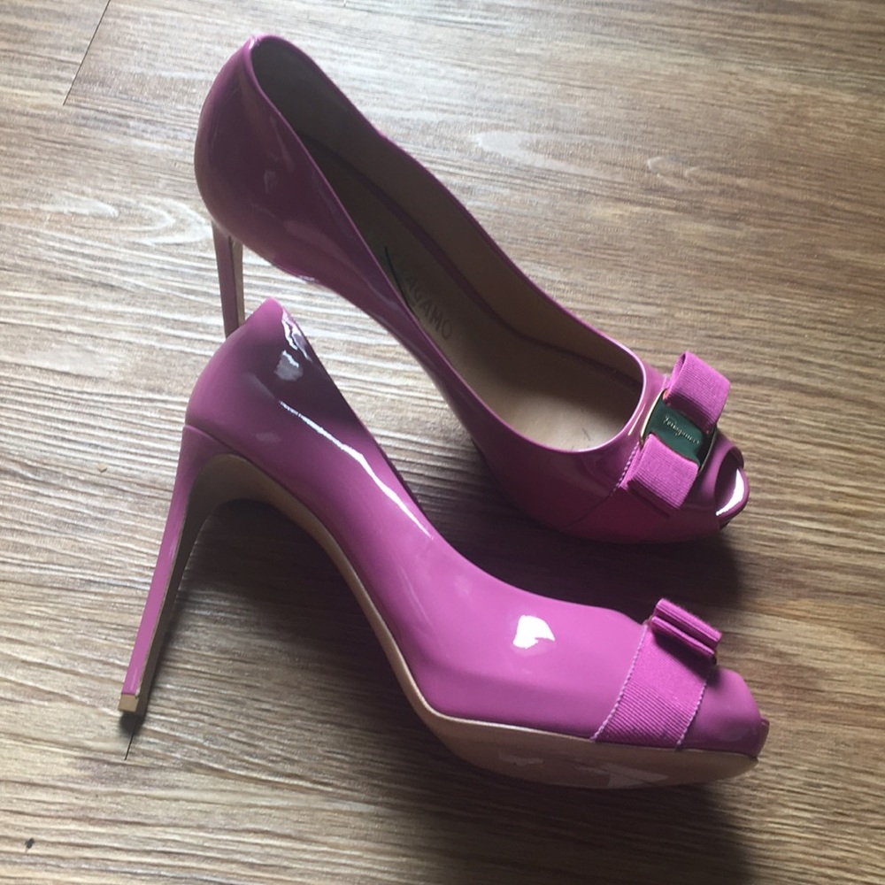 Ferragamo Pink Bow Heels MRSP $675